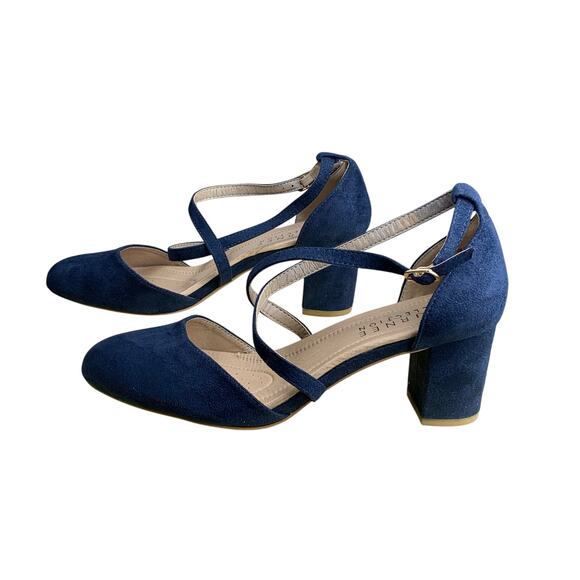 Journee Collection Foster Navy Faux Suede Block Heel Sandal Pump- Size 9 NWOT - Picture 2 of 10